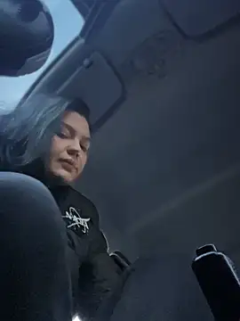 MeekyRich online show from November 2025 01:23:01 AM