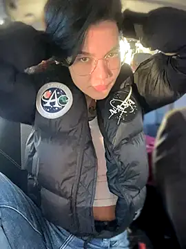 MeekyRich online show from November 2025 03:10:02 AM