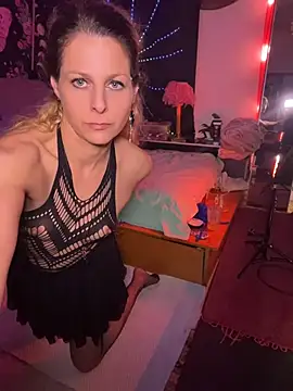 MiaMega online show from July 2026 10:06:02 PM