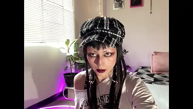 Snapshot of ELENA_UMBRA chatting on December 2025 08:14:01 PM ELENA UMBRA online show from December 2025 08:14:01 PM