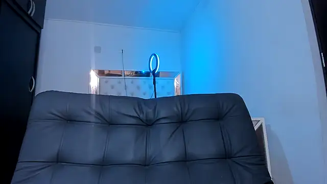 Bella  hamilton online show from December 2025 01:10:02 AM