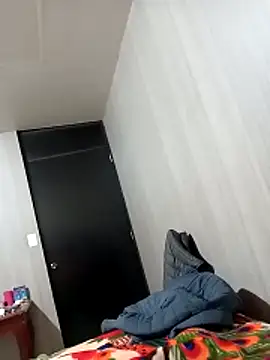 luuiss12 online show from December 2025 08:24:02 AM