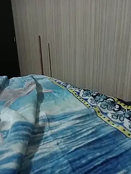 luuiss12 online show from November 2025 05:11:01 AM