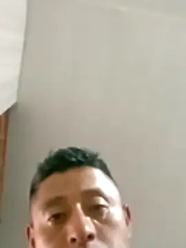 luuiss12 online show from November 2025 07:07:01 PM