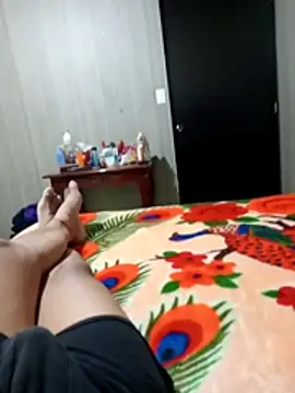 Snapshot of luuiss12 chatting on December 2025 05:45:01 AM luuiss12 online show from December 2025 05:45:01 AM