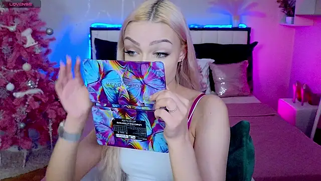 LinaLirian online show from January 2026 06:36:02 PM