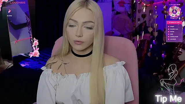 LinaLirian online show from June 2026 10:43:02 AM