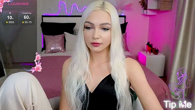 LinaLirian online show from September 2025 02:13:02 PM