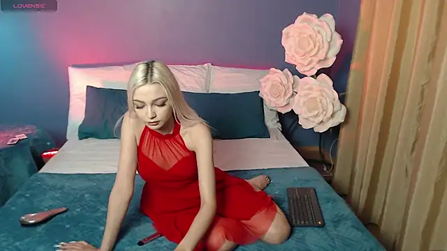 LinaLirian online show from October 2025 02:17:02 PM