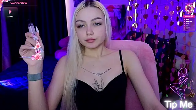 LinaLirian online show from February 2026 10:04:02 AM