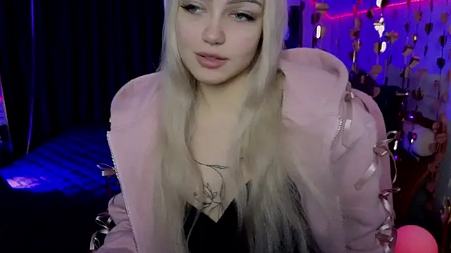 LinaLirian online show from March 2026 10:04:02 AM