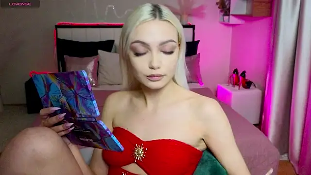 LinaLirian online show from October 2025 02:16:02 PM