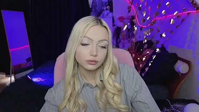 LinaLirian online show from July 2026 10:04:01 AM