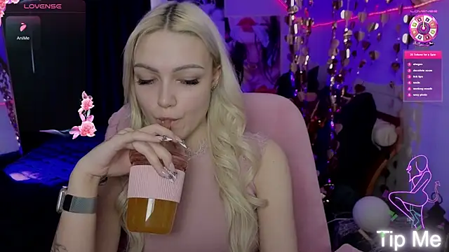 LinaLirian online show from April 2026 10:09:02 AM