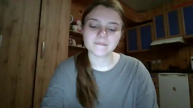Snapshot of Little_shygirl chatting on October 2025 04:02:01 AM Little shygirl online show from October 2025 04:02:01 AM