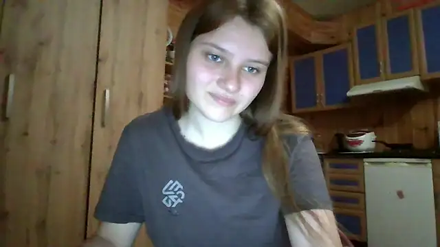 Snapshot of Little_shygirl chatting on September 2025 04:18:01 AM Little shygirl online show from September 2025 04:18:01 AM