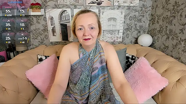 Karen Villis online show from November 2025 09:24:02 AM