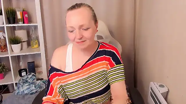 Snapshot of Karen_Villis chatting on May 2026 11:58:02 AM Karen Villis online show from May 2026 11:58:02 AM