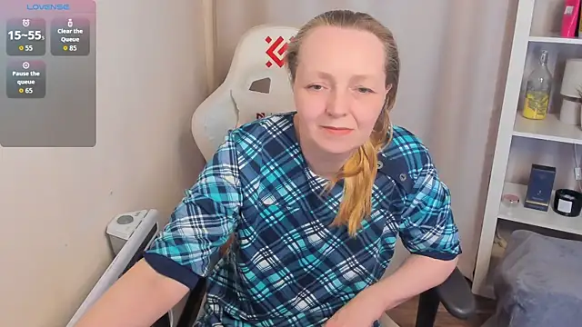 Snapshot of Karen_Villis chatting on May 2026 10:08:01 AM Karen Villis online show from May 2026 10:08:01 AM