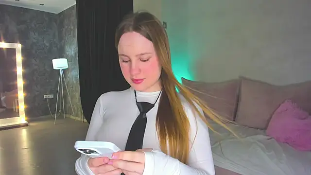 Candy Cansew online show from April 2026 01:12:01 AM