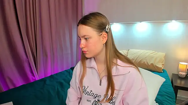 Candy Cansew online show from September 2025 01:38:02 AM