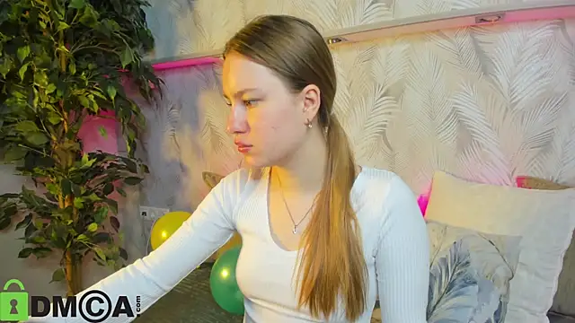 Candy Cansew online show from October 2025 12:58:02 AM