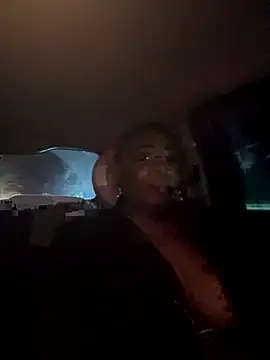 RoyalQueen2u online show from November 2025 01:17:02 AM