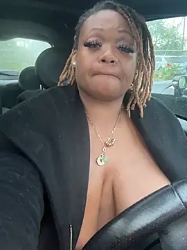 RoyalQueen2u online show from April 2026 10:45:02 AM