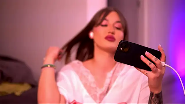 Snapshot of AryaDeluna chatting on September 2025 05:51:02 PM AryaDeluna online show from September 2025 05:51:02 PM