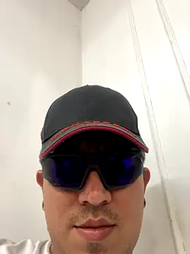 Snapshot of SmithBrigerton chatting on September 2025 08:37:01 PM SmithBrigerton online show from September 2025 08:37:01 PM