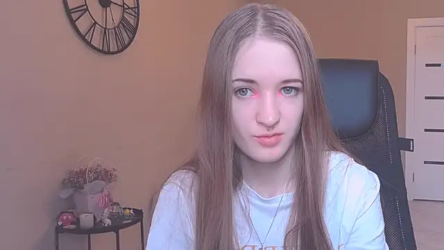 KateKayer online show from October 2025 08:37:02 AM