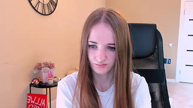 KateKayer online show from October 2025 09:12:01 AM