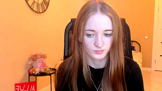 KateKayer online show from November 2025 11:47:01 AM