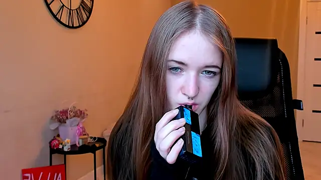 KateKayer online show from November 2025 11:24:01 AM