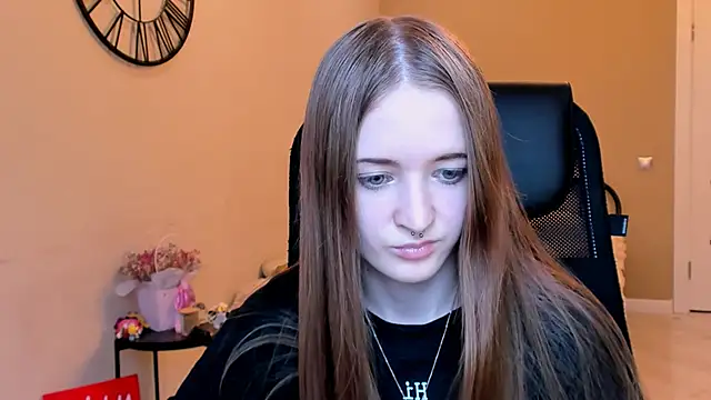 KateKayer online show from October 2025 10:49:02 AM