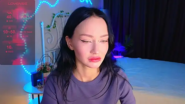  holly berry  online show from September 2025 01:45:01 AM