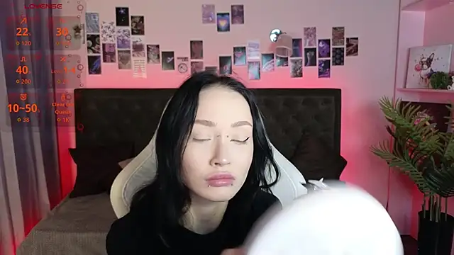  holly berry  online show from October 2025 01:26:01 AM