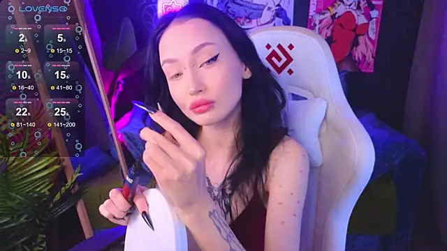  holly berry  online show from September 2025 01:38:02 AM