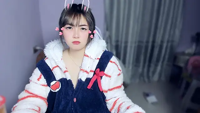 yuki3366 online show from December 2025 12:04:02 PM