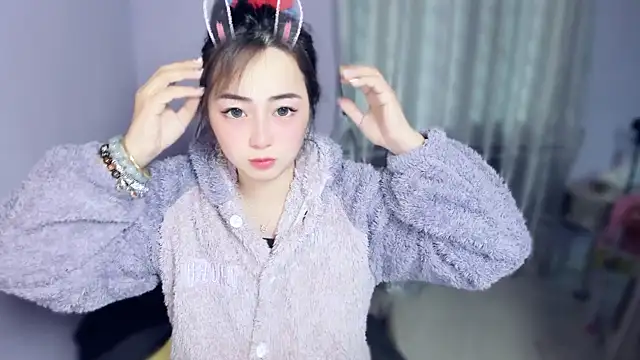 yuki3366 online show from November 2025 04:57:01 AM