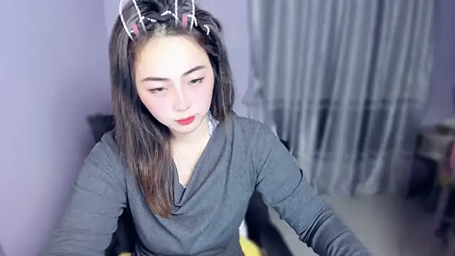 yuki3366 online show from November 2025 01:26:01 PM