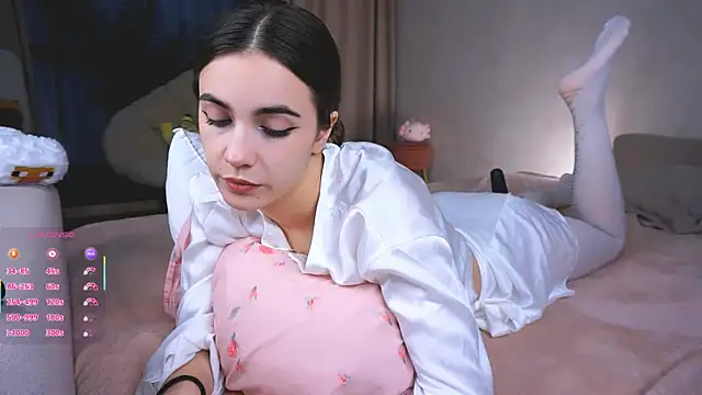 Snapshot of CupSizeGirl chatting on September 2025 04:14:02 PM CupSizeGirl online show from September 2025 04:14:02 PM