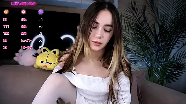 Snapshot of CupSizeGirl chatting on September 2025 04:29:01 PM CupSizeGirl online show from September 2025 04:29:01 PM