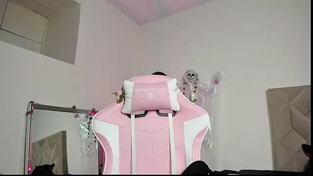 Paprika  online show from November 2025 06:24:02 PM