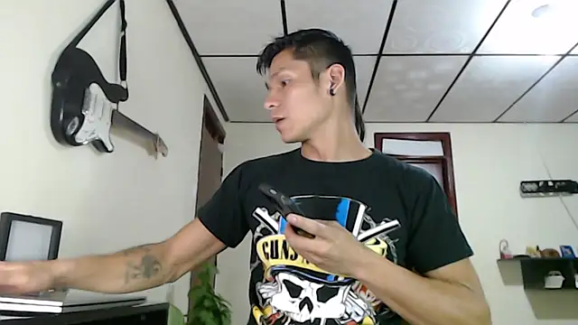 axel moreno online show from September 2025 11:48:01 PM