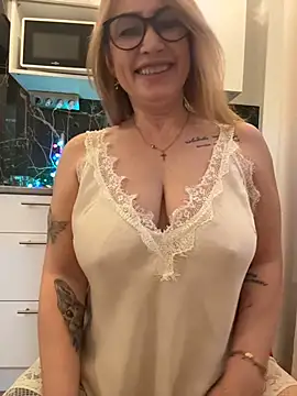 O-Eva online show from February 2026 10:27:02 PM