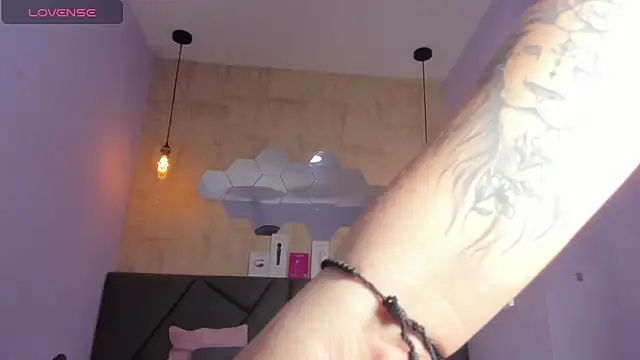 valentina-diiaz online show from May 2026 12:33:02 PM