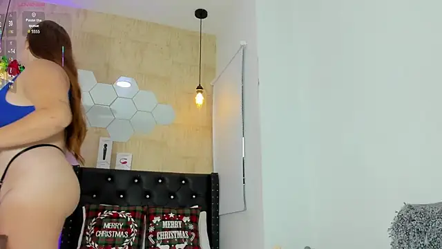 valentina-diiaz online show from December 2025 02:15:02 PM