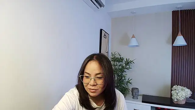  Victoria Collins online show from April 2026 11:45:02 AM