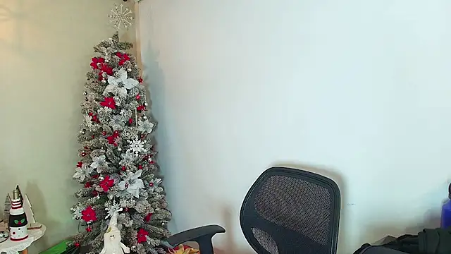 Snapshot of _Victoria_Collins chatting on December 2025 11:02:02 AM Victoria Collins online show from December 2025 11:02:02 AM